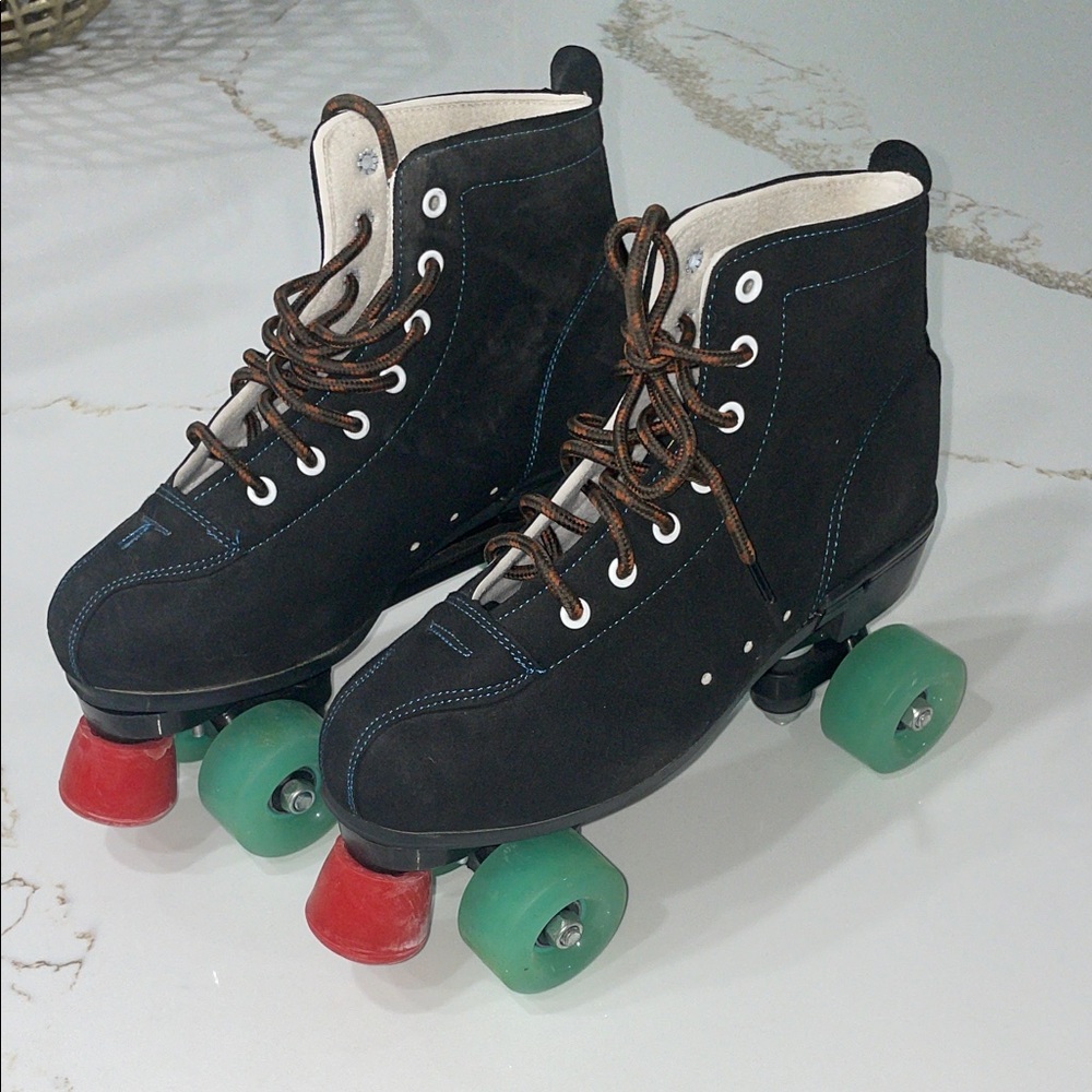 Black Roller Skates with Green Wheels and Red Stoppers | 43